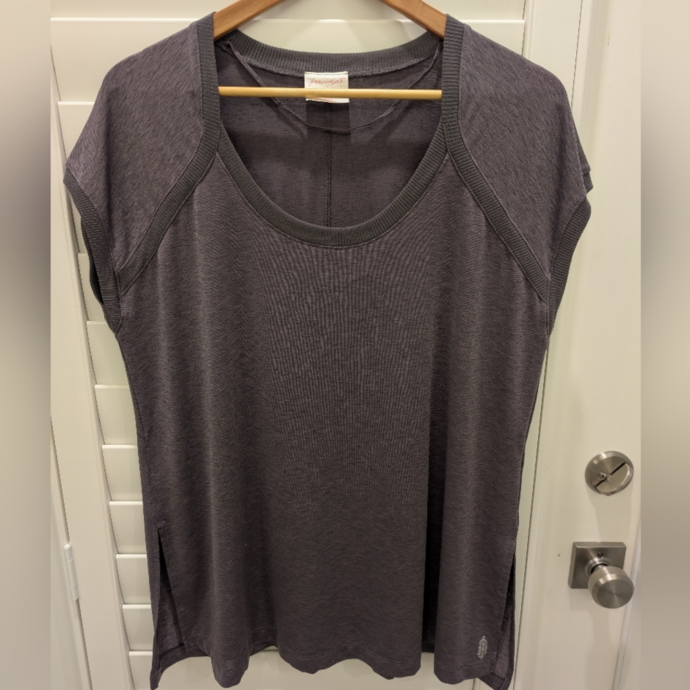 FP Free People Movement x Hatch teamwork maternity pumping tee size M medium